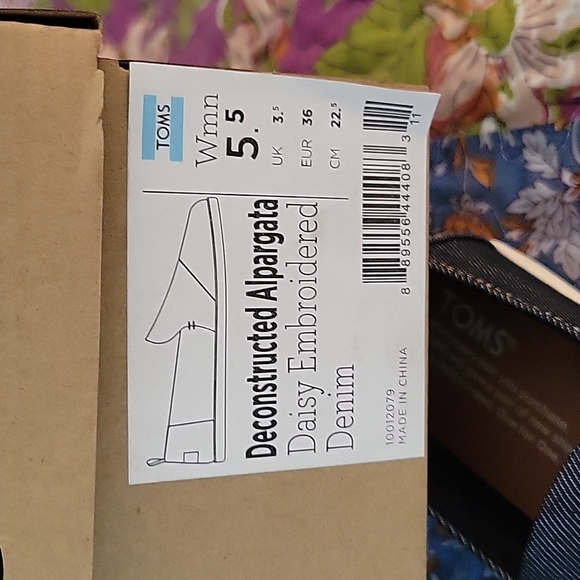 Toms denim slip on shoes,  flats, NWT - Picture 8 of 9